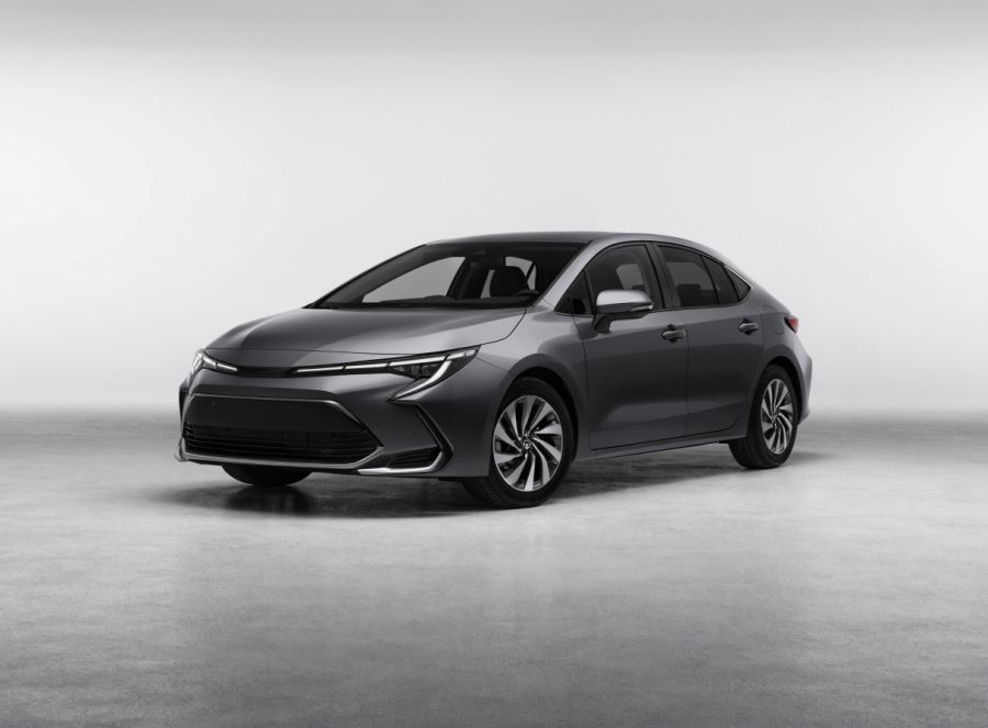 Toyota Corolla Hybrid, three-quarter front view